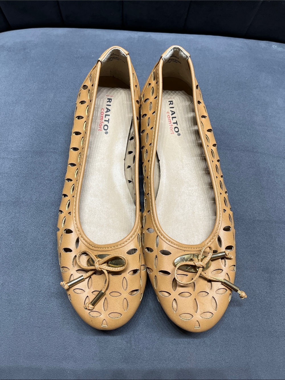 Rialto Women's Tan Laser-Cut Bow Ballet Flats